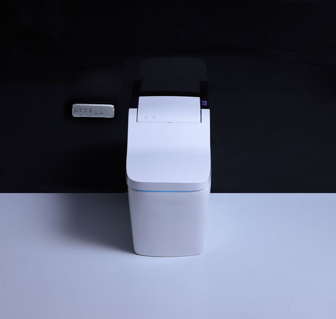 817A Cube Comfort Smart Toilet