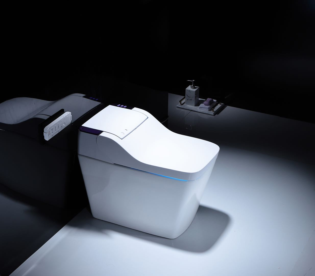 817A Cube Comfort Smart Toilet