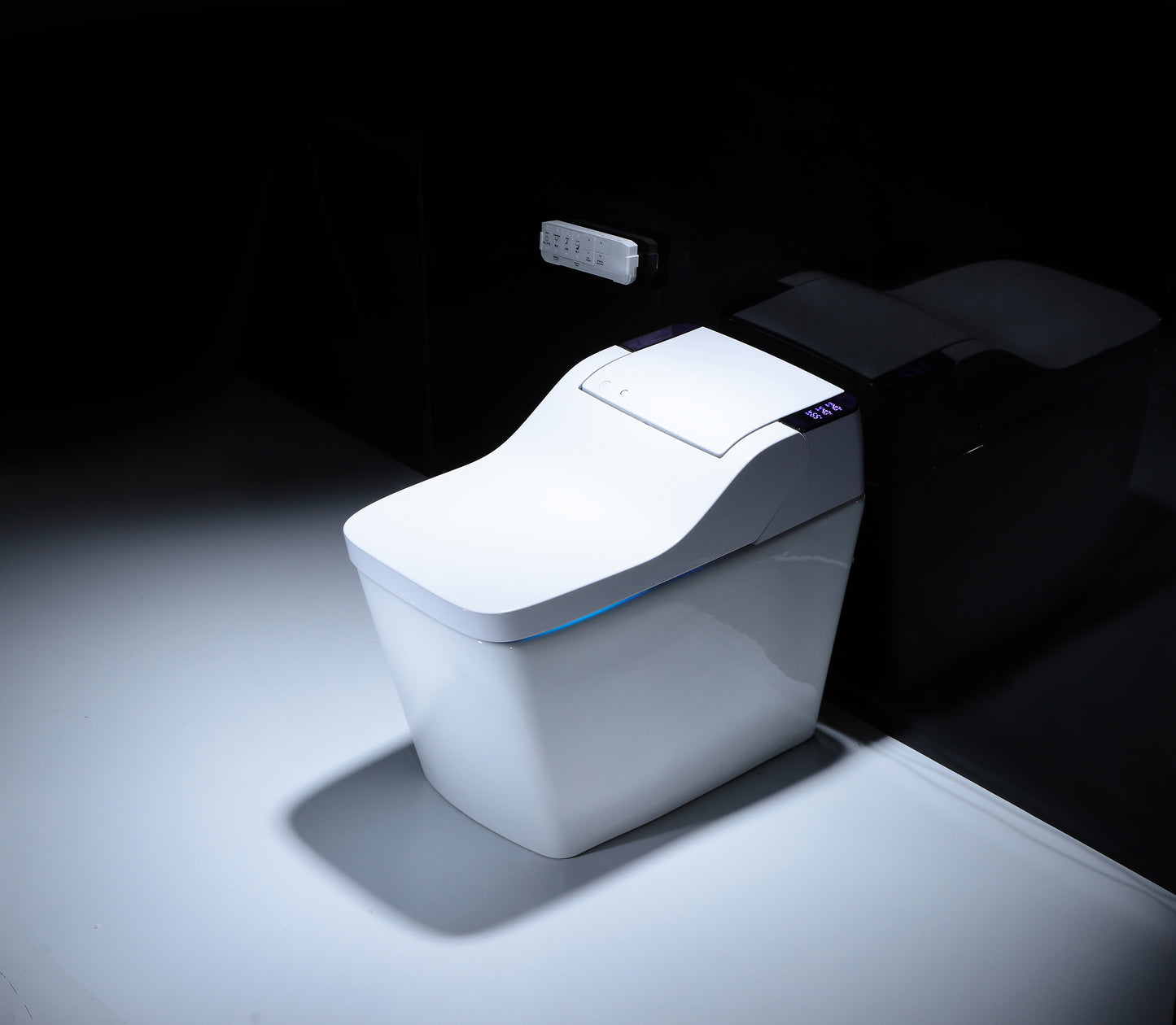 817A Cube Comfort Smart Toilet